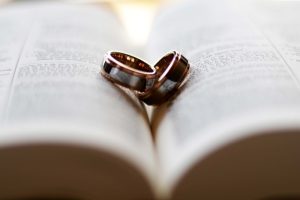 Obrączki ślubne nowoczesne - stylowe i modne